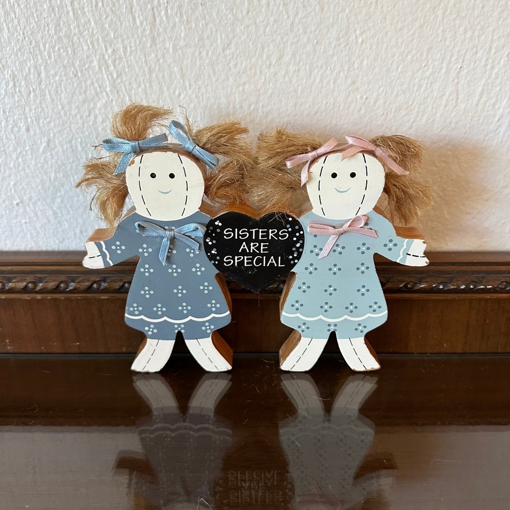 Vintage Sisters Are Special Wooden Wall Plaque Decor Blue Polka Dot Dress Heart